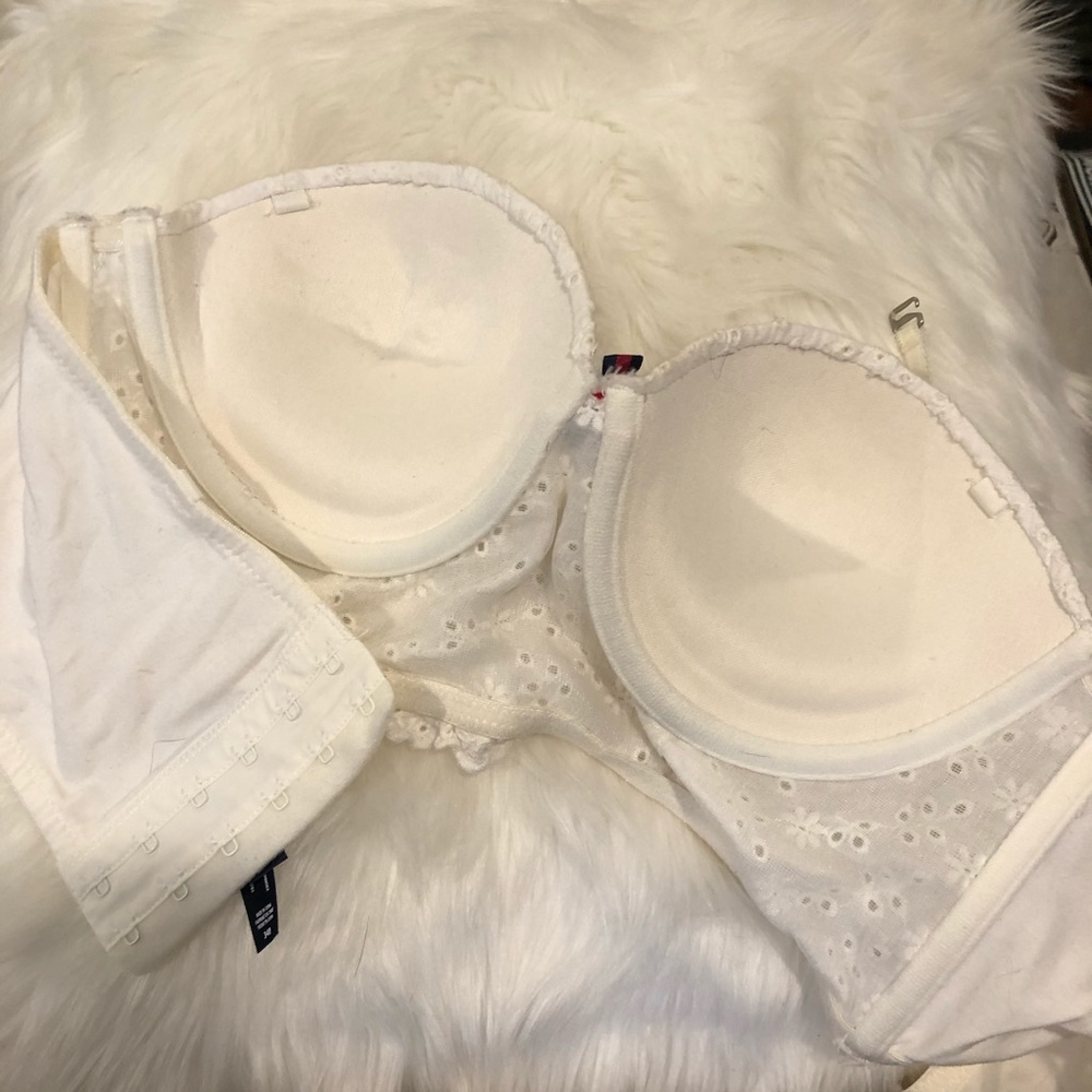 Tommy Hilfiger bra size 34B - Picture 2 of 2